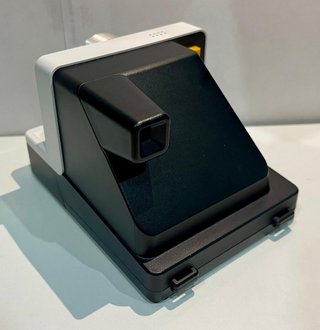 Vendo Polaroid OneStep 2 + Pacco di foto