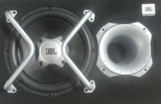 Subwoofer  JBL con cajón  12 pulgadas