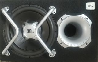 Subwoofer  JBL con cajón  12 pulgadas
