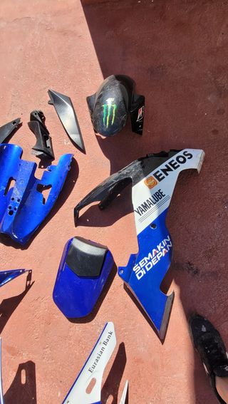 Tapas sueltas carenado estetica yamaha r1 2004 05