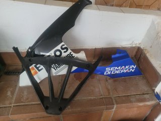 Tapas sueltas carenado estetica yamaha r1 2004 05