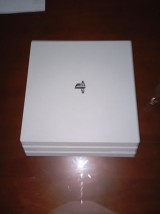 Playstation 4 Pro blanca