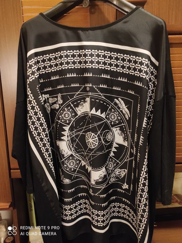 Maglia comoda nera e bianca