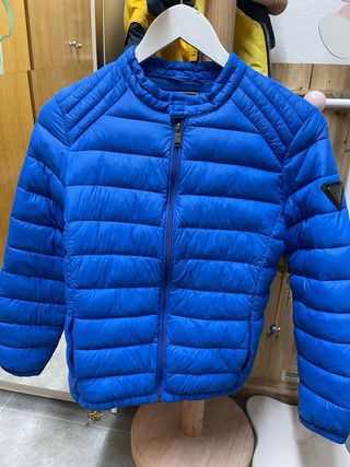 Plumifero Guess talla 14