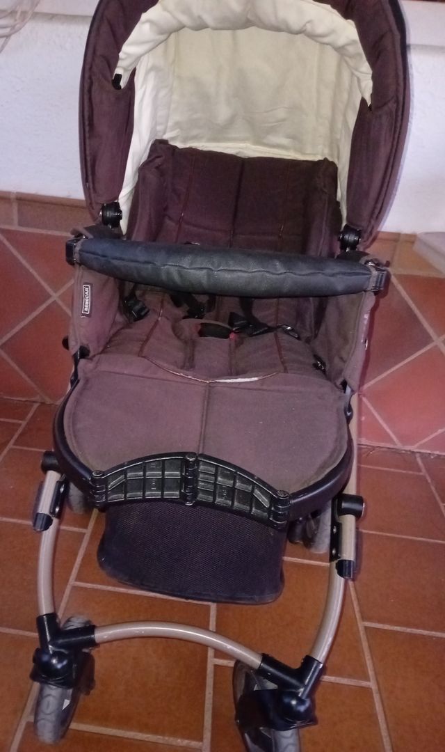 Cochecito bebe Bebecar marrón chocolate