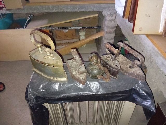 Lotto Ferri da stiro antichi