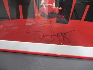 SAMMY HAGAR MARCO MUSEO FIRMADO