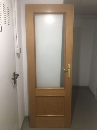 Puerta maciza de roble