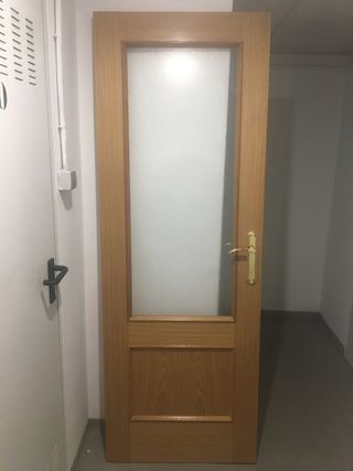 Puerta maciza de roble