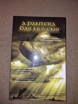 A Pantera das Nuvens de Kenneth Oppel
