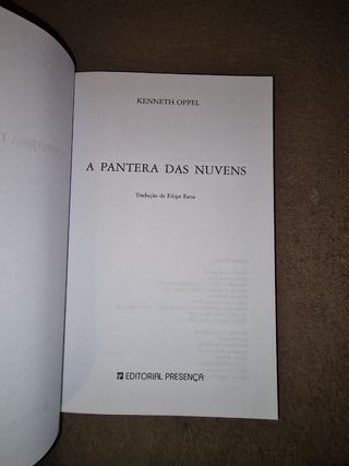 A Pantera das Nuvens de Kenneth Oppel