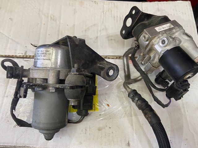 Depresor freno y regulador de presion combustible