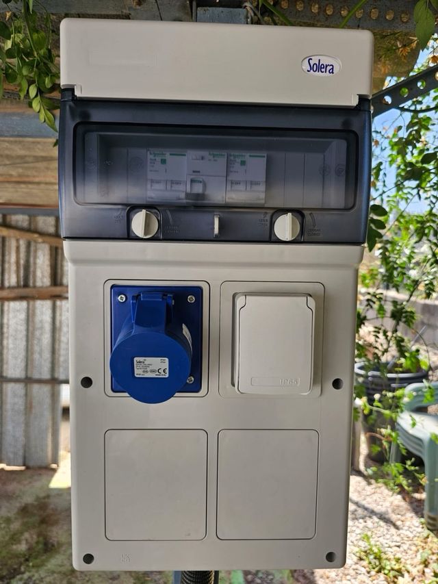 Instalación de cargador para coches eléctricos.