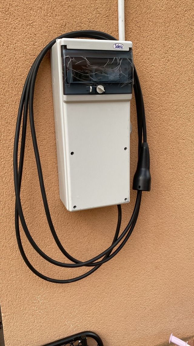 Instalación de cargador para coches eléctricos.