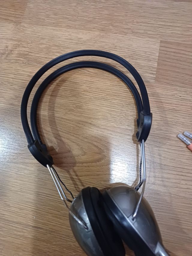 Auriculares con Micrófono (SIN USAR)