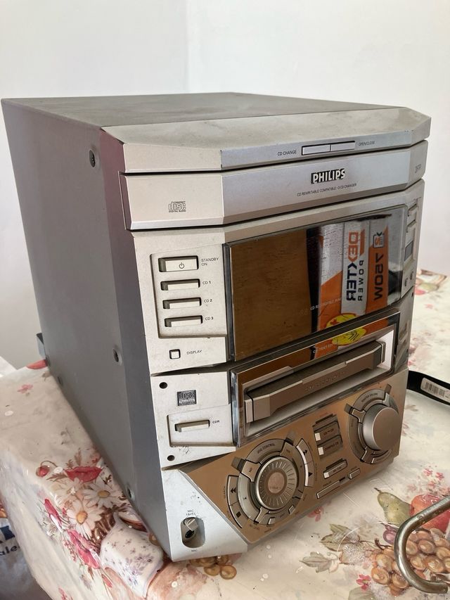 OPORTUNIDAD! Mini cadena + altavoces