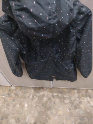 Impermeable niña
