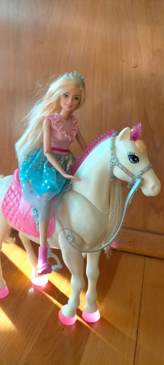 Barbie Princesa Aventura caballo luz/música