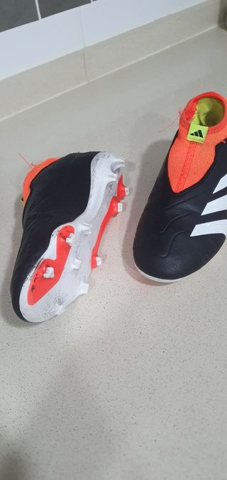 Botas de fútbol Adidas talla 35  miden 23 cm