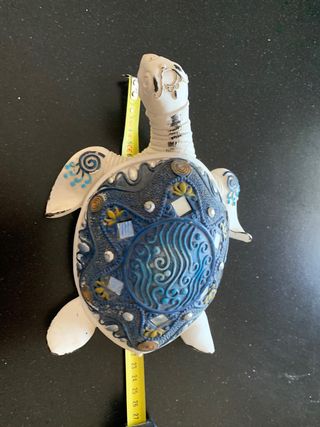 Tartaruga decoro casa bianca e blu