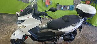 Moto scooter Kymco xciting R500