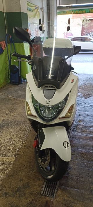 Moto scooter Kymco xciting R500