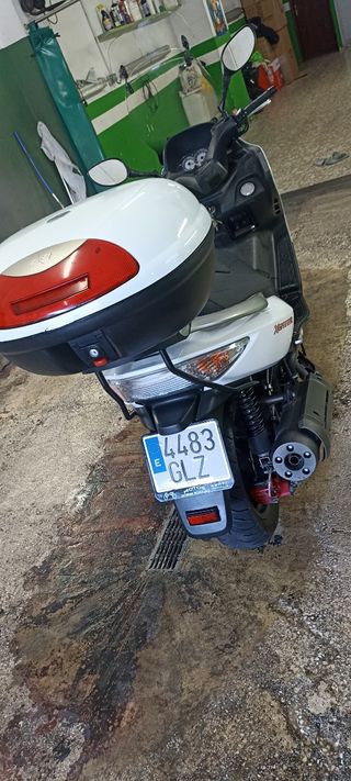 Moto scooter Kymco xciting R500