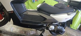 Moto scooter Kymco xciting R500