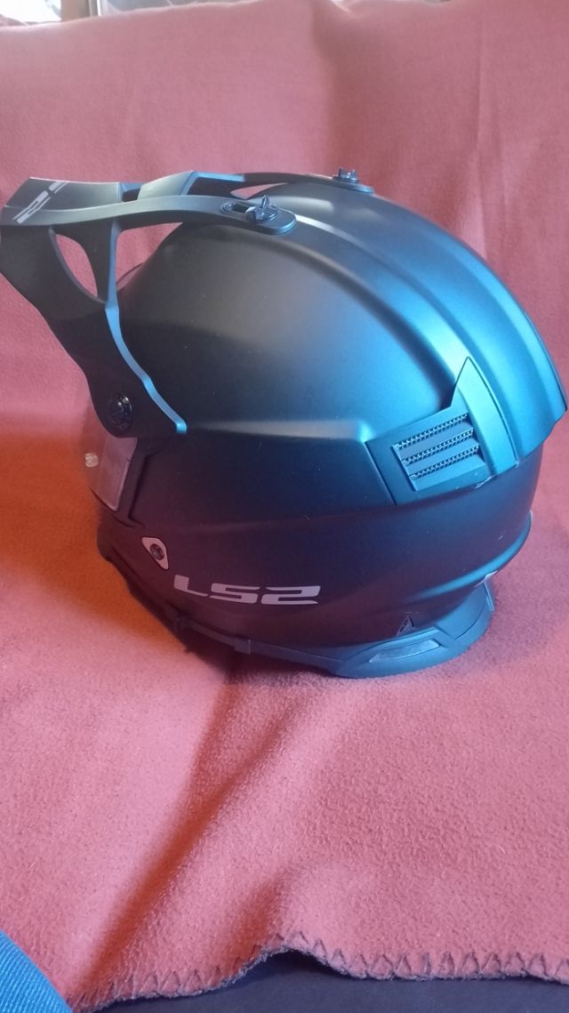 Casco LS2 Pioner Evo black