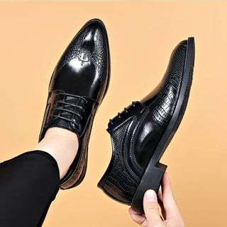 Scarpe uomo eleganti, n. 42, nuove.