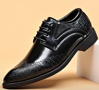Scarpe uomo eleganti, n. 42, nuove.