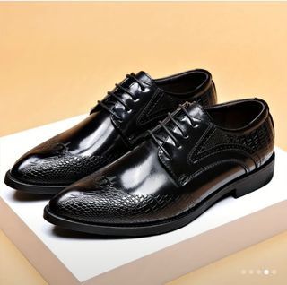 Scarpe uomo eleganti, n. 42, nuove.