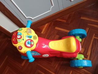 Moto correpasillos con luces y sonido