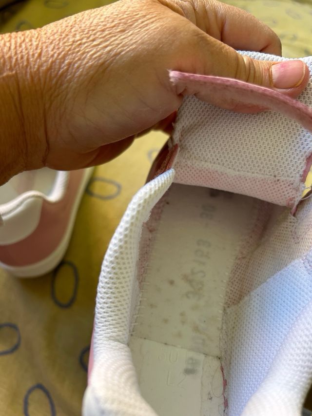 Deportivas niña nr 30 con un solo uso