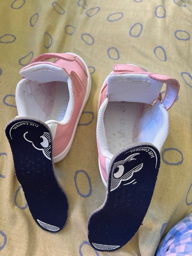 Deportivas niña nr 30 con un solo uso