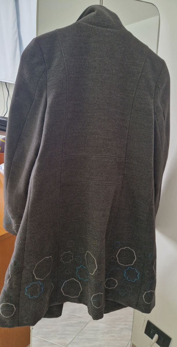 Cappotto grigio tipo desiguel