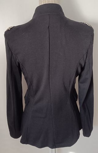 Chaqueta militar cadenas en hombros