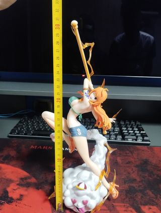 FIGURA DE COLECCIÓN ONE PIECE