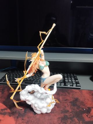FIGURA DE COLECCIÓN ONE PIECE