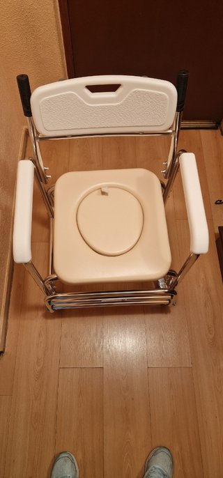 Silla de wc con ruedas