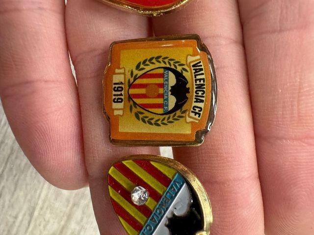 Lote pin de solapa Valencia insignia fútbol