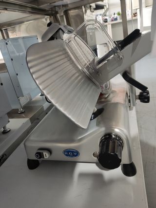 CORTADORA DE FIAMBRES