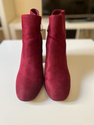 Botines burdeos de Stradivarius