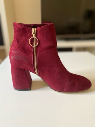 Botines burdeos de Stradivarius