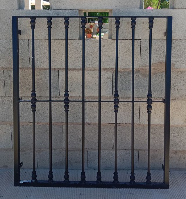 Reja de hierro maciza