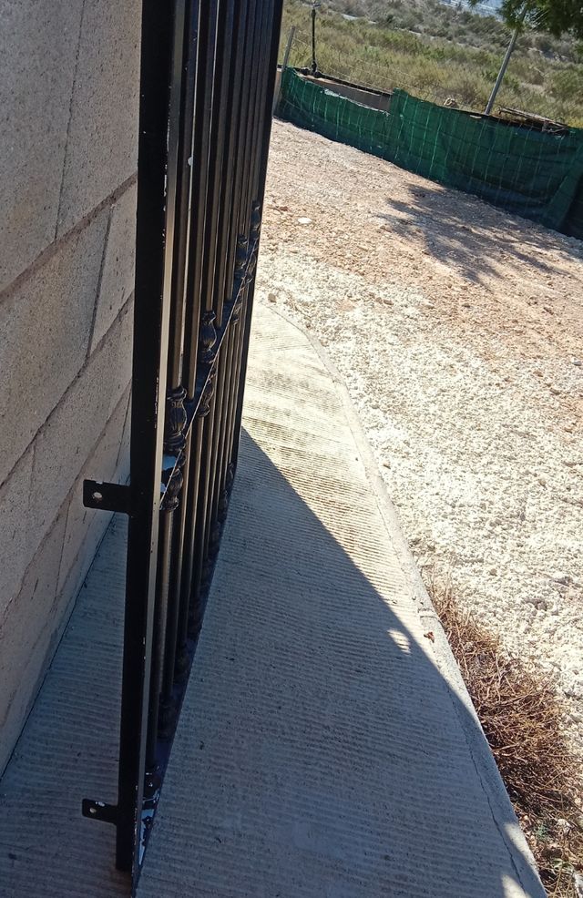 Reja de hierro maciza