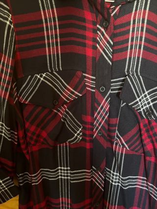 Camisas (2) de cuadros chica. XS. Zara/Massimo