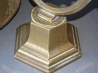 Balanza / romana en bronce MDXL