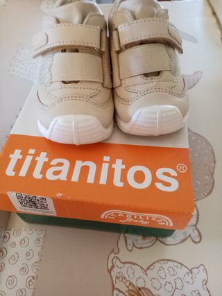 Titanitos bebé niña talla 19