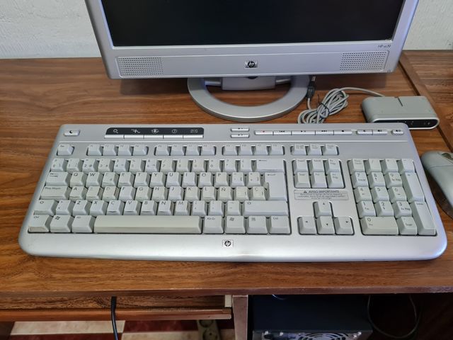 Monitor HP vs 19 + Teclado y Raton